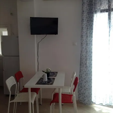 Apartment Akrogiali *
